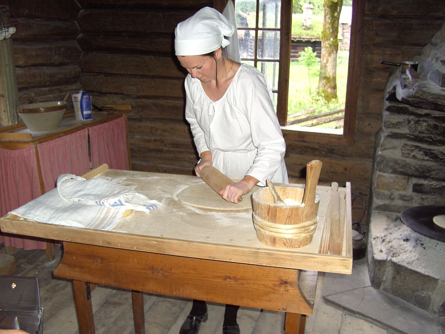 Hier werden Lefse hergestellt. Lefse sind kleine, runde Fladenbrote der Norwegischen Kche, die traditionell zum Frhstck serviert werden. 
