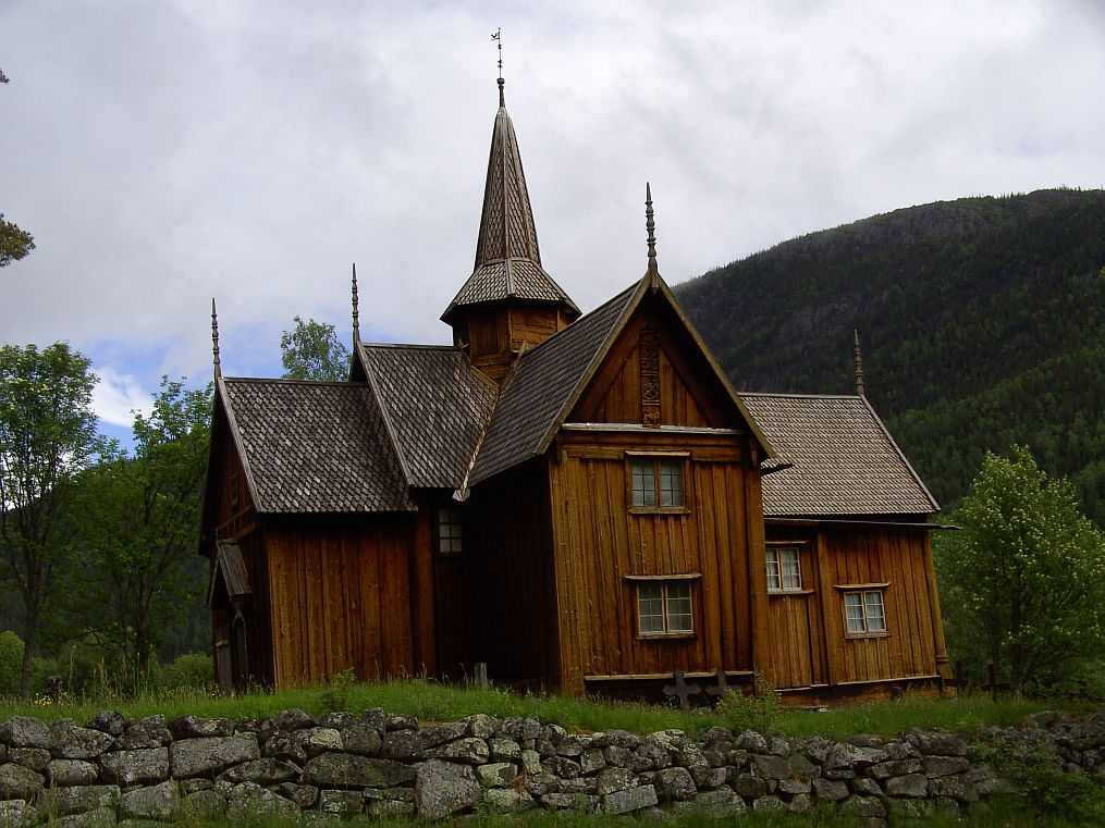 Auch die Entstehung der Nore Stabkirche geht auf das Ende des 1200 nach Chr. zurck.