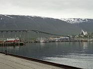 Troms Brcke, welche den Stadtteil Tromsdalen (auf dem Festland) mit der City auf der Insel Tromsya verbindet.