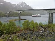 Die regelmige Durchfahrt der Hurtigrutenschiffe durch den Raftsund begann 1922.