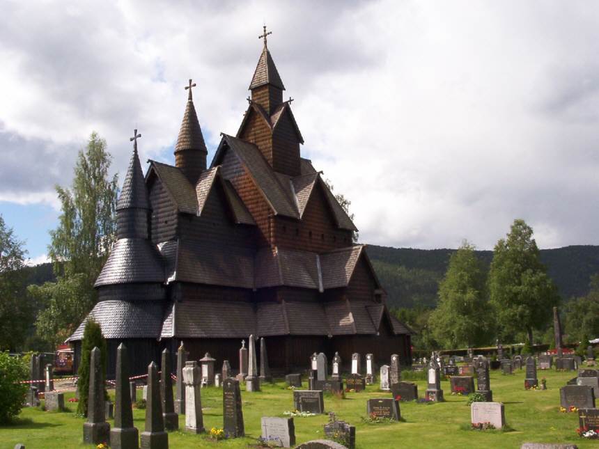 Stabkirche in Heddal ist die größte erhaltene Stabkirche Norwegens