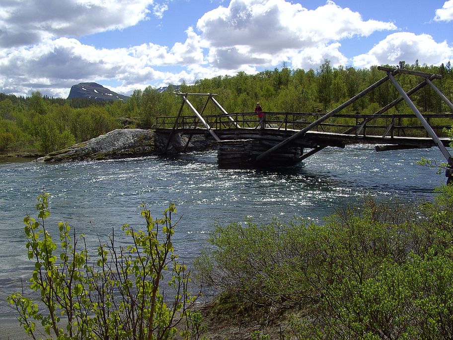 Markante Brücke am Anfang des Hulderstigen, direkt an der Rv51. 