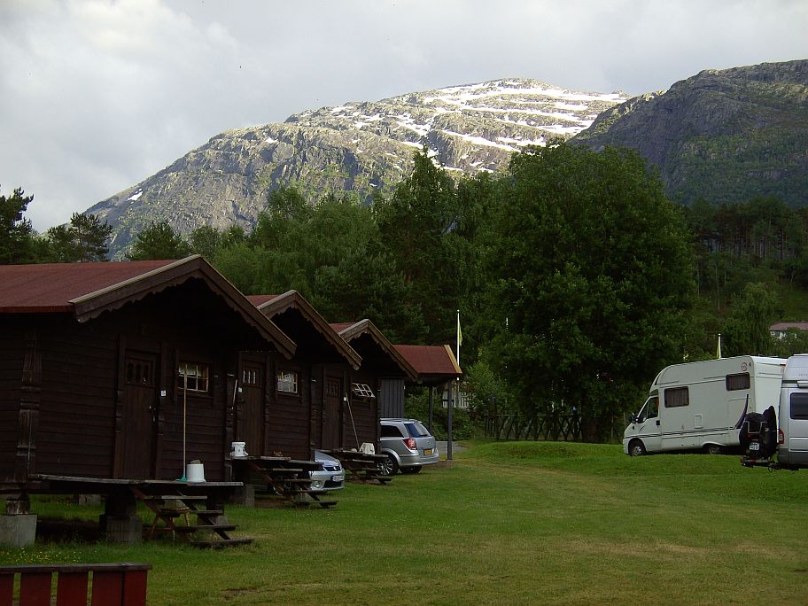 Der Campingplatz Bråvoll ist direkt am Fjord und der preiswerteste von drei Plätzen am Ort.