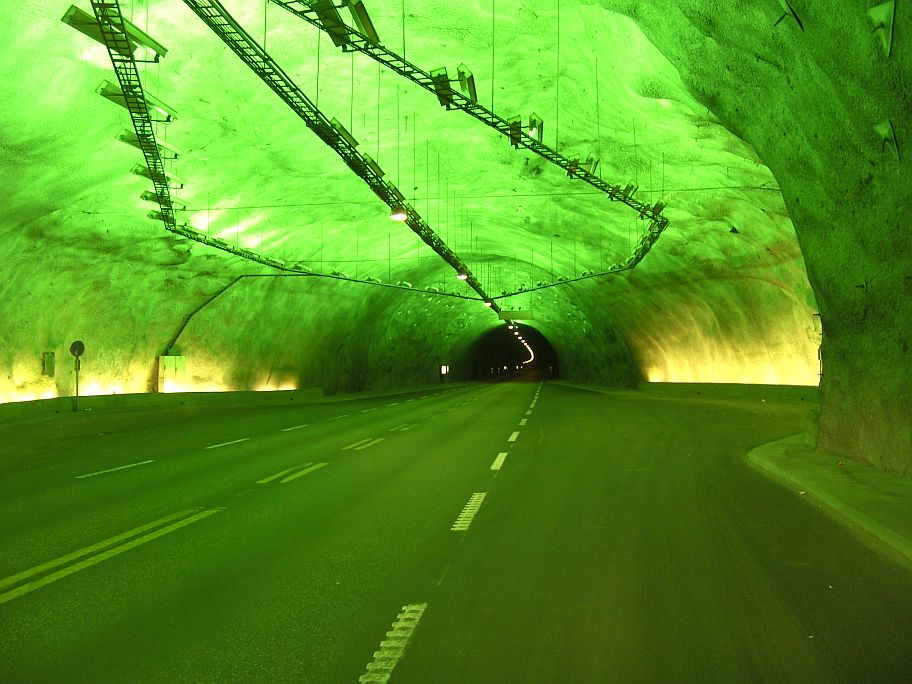 In der mittleren der drei Hallen des 24,5 km langen Lærdaltunnels.