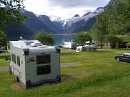 Campingplatz direkt am See.