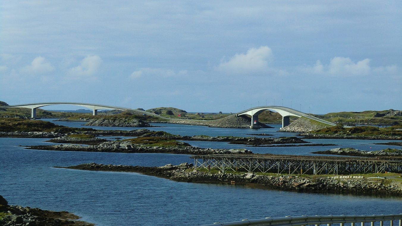 Immer wieder Beispiele wie sehr die Norweger die Brückenbaukunst beherrschen.