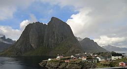 Hamnøya mit Lilandstinden