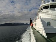 Die >Tysfjord< ist ein großes Fährschiff mit dem wir schnell voran kommen.