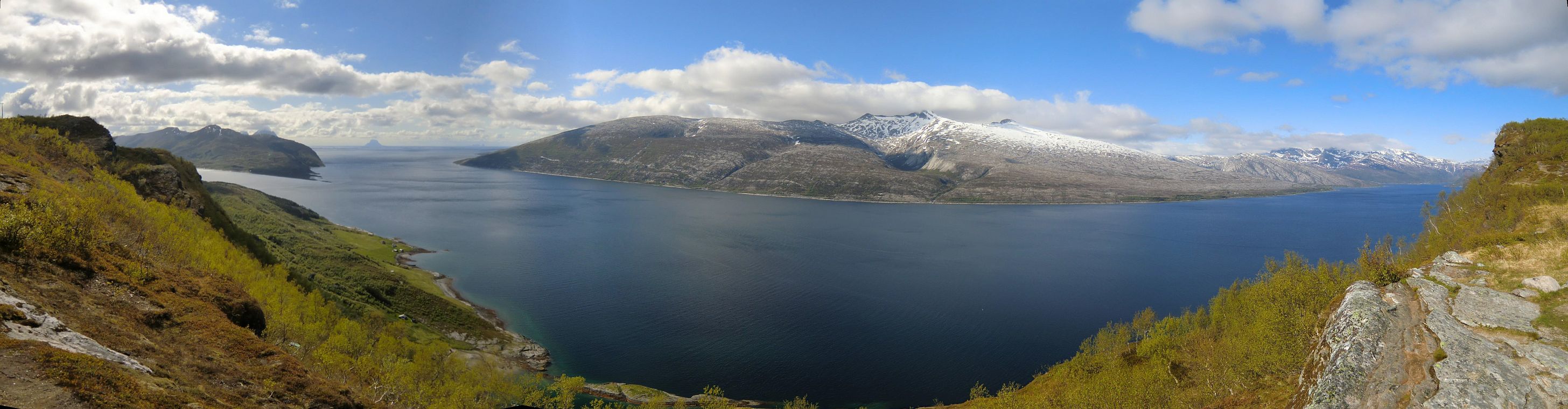 Panoramabild - Sørfjord, Handnes, Lovund und Pollatinden