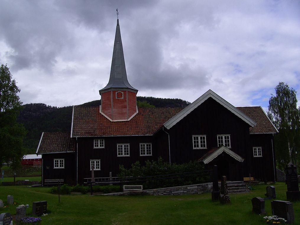 Flesberg Stavkirke war die letzte der vier Stabkirchen des Numedals, welche wir an einem Tag aufsuchten. 