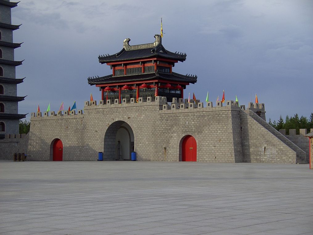 Eingangsportal im Dragon gate
