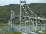 Die Brücke ist 1007 Meter lang, mit einer Hauptüberspannung von 290 Meter.