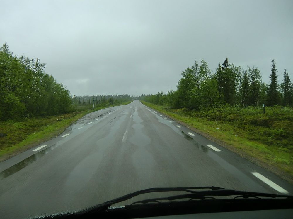Auf der E10 zwischen dem Polarkreis und Kiruna