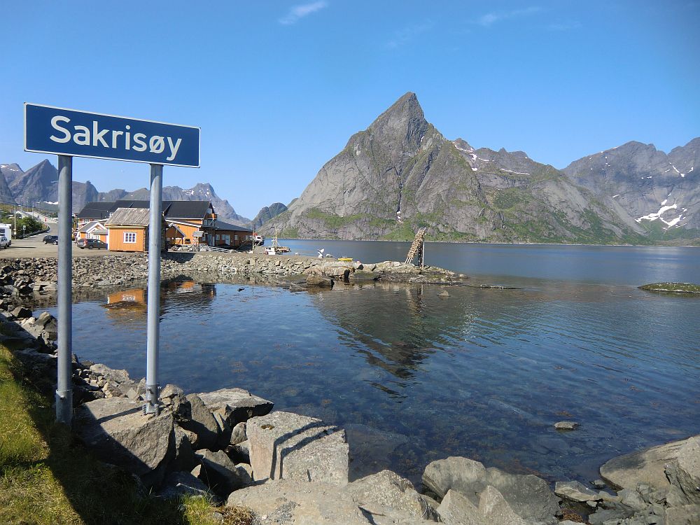 In Sakrisøy sollte man unbedingt einen Stopp einlegen