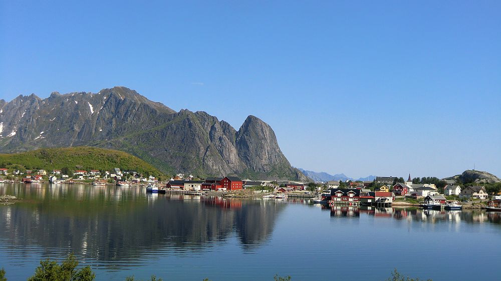 Reine ist der verwaltungsmäßige Mittelpunkt der Insel  Moskenesøya