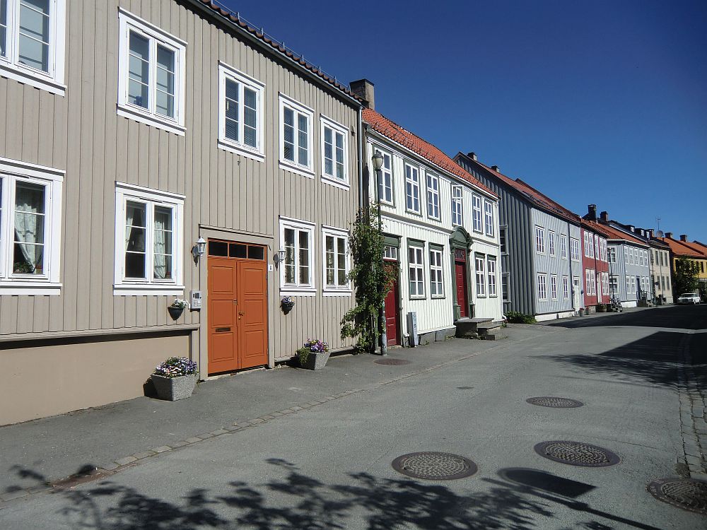 Restaurierte Häuser im ehemaligen Arbeiterviertel Bakklandet